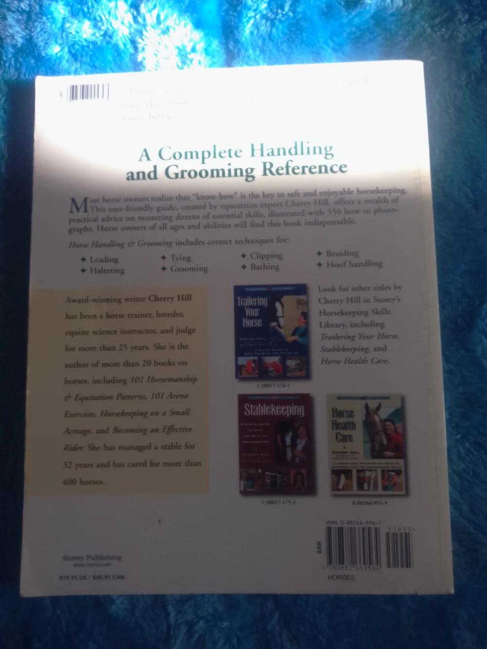 Horse Handling & Grooming by - Beige Cover
